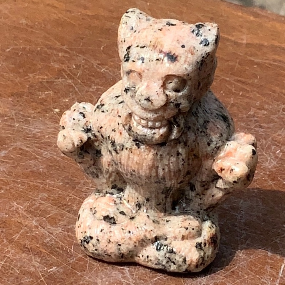 QUARTZITE HAND CARVED SABER TOOTH TIGER